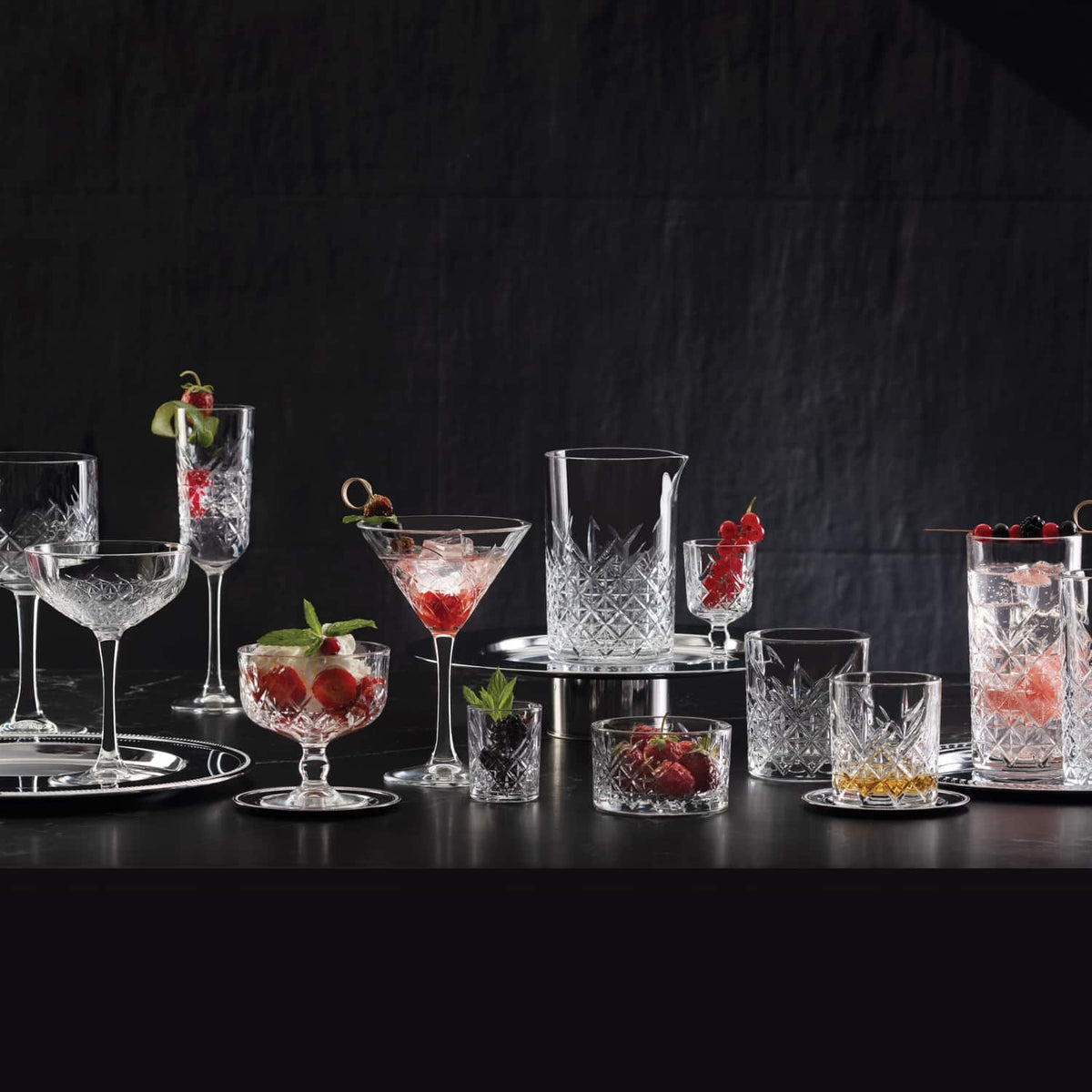 Pasabahce Timeless Martiniglas 23 Cl Gouden Rand - 4 Stuks - Glazen.nl